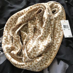 MK Infinity scarf